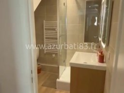 Rénovation Complète à Fréjus : Plomberie, Électricité, Sols, Peinture, Salle de Bain, Cuisine &amp; Placo 